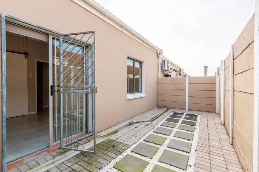 To Let 2 Bedroom Property for Rent in Groenvlei Western Cape